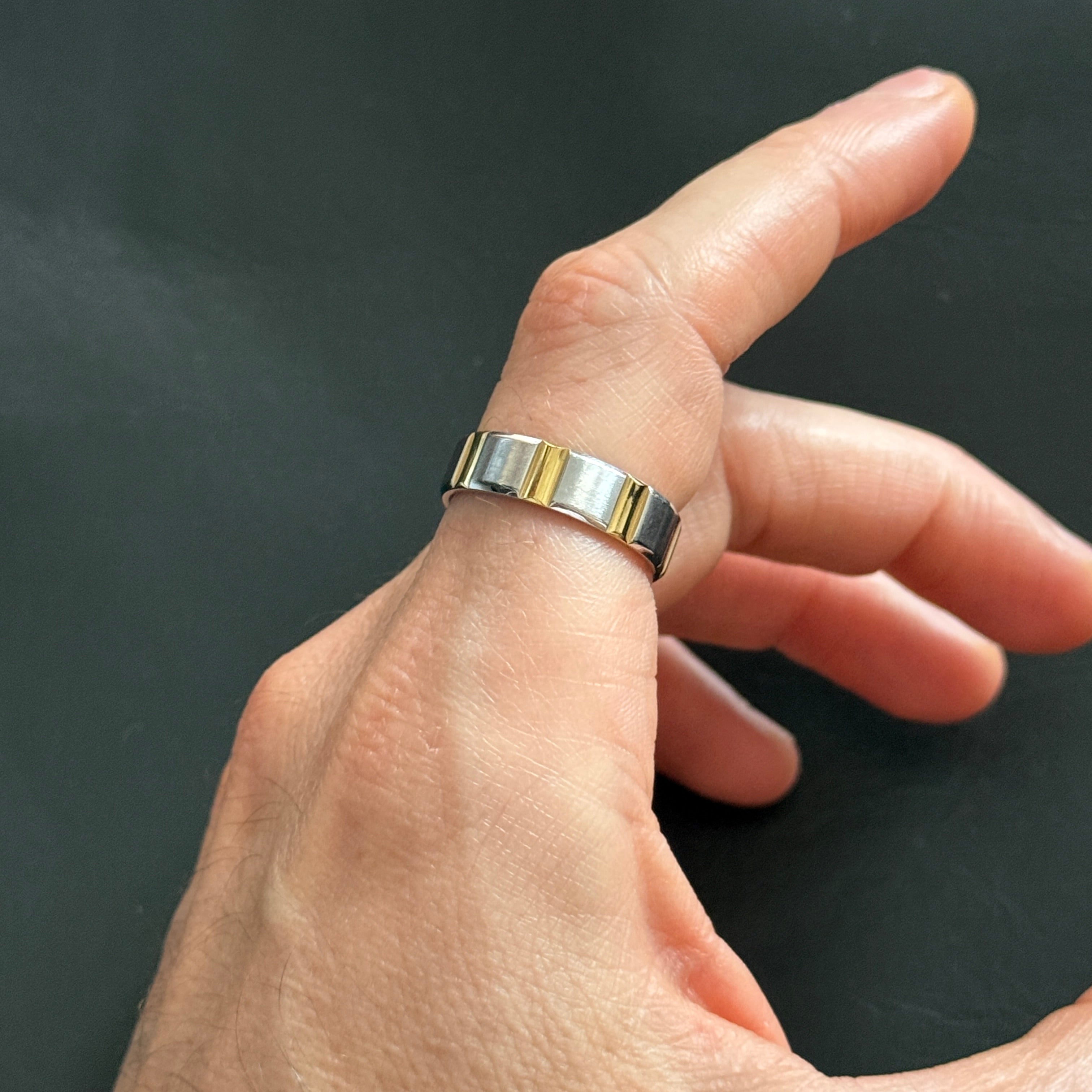 Polished Gold Groove Ring